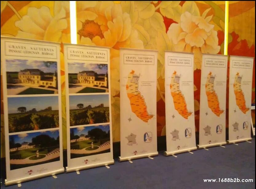 西安丝路国际会展中心喷绘桁架|签名墙|宣传kt板|门形展架|易拉宝|海报|注水旗|标展kt板|西安展会板|西安展位kt板喷绘安装 西安丝路国际会展中心喷绘桁架|签名墙|宣传kt板|门形展架|易拉宝|海报|注水旗|标展kt板|西安丝路国际会展中心展会板|西安丝路国际会展中心展位kt板喷绘安装........西安标展kt板|西安展会板|西安丝路国际会展中心展位kt板喷绘安装|西安曲江国展喷绘|西安绿地展会kt板公司 西安丝路国际会展中心标展kt板喷绘|西安丝路国际会展中心展位kt板送货安装|西安展会展位喷绘背景印刷安装 西安曲江标准展位KT板安装展会展板喷绘印刷公司西安曲江标准展位KT板安装展会展板印刷公司 曲江国际会展中心KT板制作 标准展位喷绘制作公司 西安会议庆典广告物料制作 公司为您提供西安曲江会展标准展位制作安装,.丝路国际会展中心展会展位广告kt板喷绘布印刷安装 西安丝路国际会展中心会展写真喷绘 西安丝路国际会展中心会展标准展位制作安装………… 本司拥有业界进口MIMAKI设备出图生产,针对高品质与高要求客户提供:会议展会搭建、广告物料制作、企业手册印刷、商场超市广告制作、品牌专卖场、户外广告制作、精品活动展具等优质服务 广告物料生产制作经验,所在地区位于陕西西安市.我们以诚信、实力和质量获得业界的高度认可,坚持以客户为核心,“质量到位、服务至上”的经营理念为广大客户提供优质的服务。欢迎各界朋友莅临公司参观、指导和业务洽谈。 联系人:李女士186 9185 1574(同微信) QQ:2352374159 / 420463873 活动物料: 1, 会议背景布桁架搭建:无气味宝丽布高清画面,UV喷绘环保高清画面,黑色背景布高清遮光画面,刀刮布高清UV印细纹路画面。 2, 活动背景拉网展架搭建:高清画面,高清展板画面,高清布画面,高清纯布画面 3, 活动背景非伸缩性快展背景板搭建:高饱和度纯布画面--高清,高饱和,亚面,宽幅,细腻。 4, 活动现场布置:展具布置,门型展架,易拉宝,弓形展架,德展,展板架等现场布置