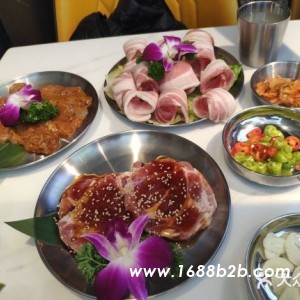 炭火烤肉加盟店，投资西傲榴莲烤肉加盟费多少钱