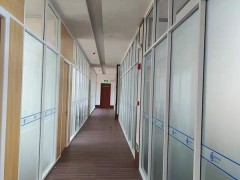 影响铝合金玻璃隔断价格的三大因素