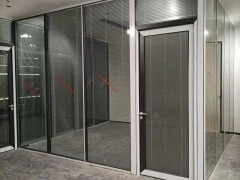 双玻璃百叶隔断安装案例
