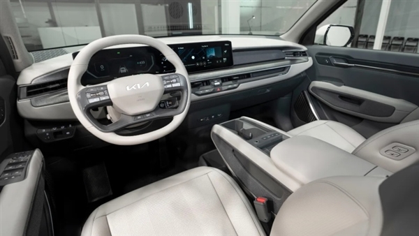 800V电气架构打造 全新起亚EV9发布：二三排可面对面乘坐