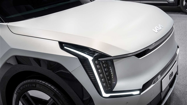 800V电气架构打造 全新起亚EV9发布：二三排可面对面乘坐
