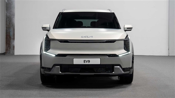 800V电气架构打造 全新起亚EV9发布：二三排可面对面乘坐